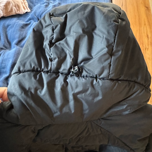 Black Arc’teryx Thorium hooded puffer jacket size small great condition - Picture 4 of 5